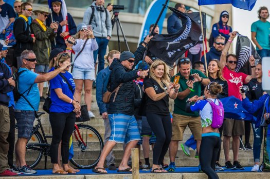 LongDistanceWomen-44